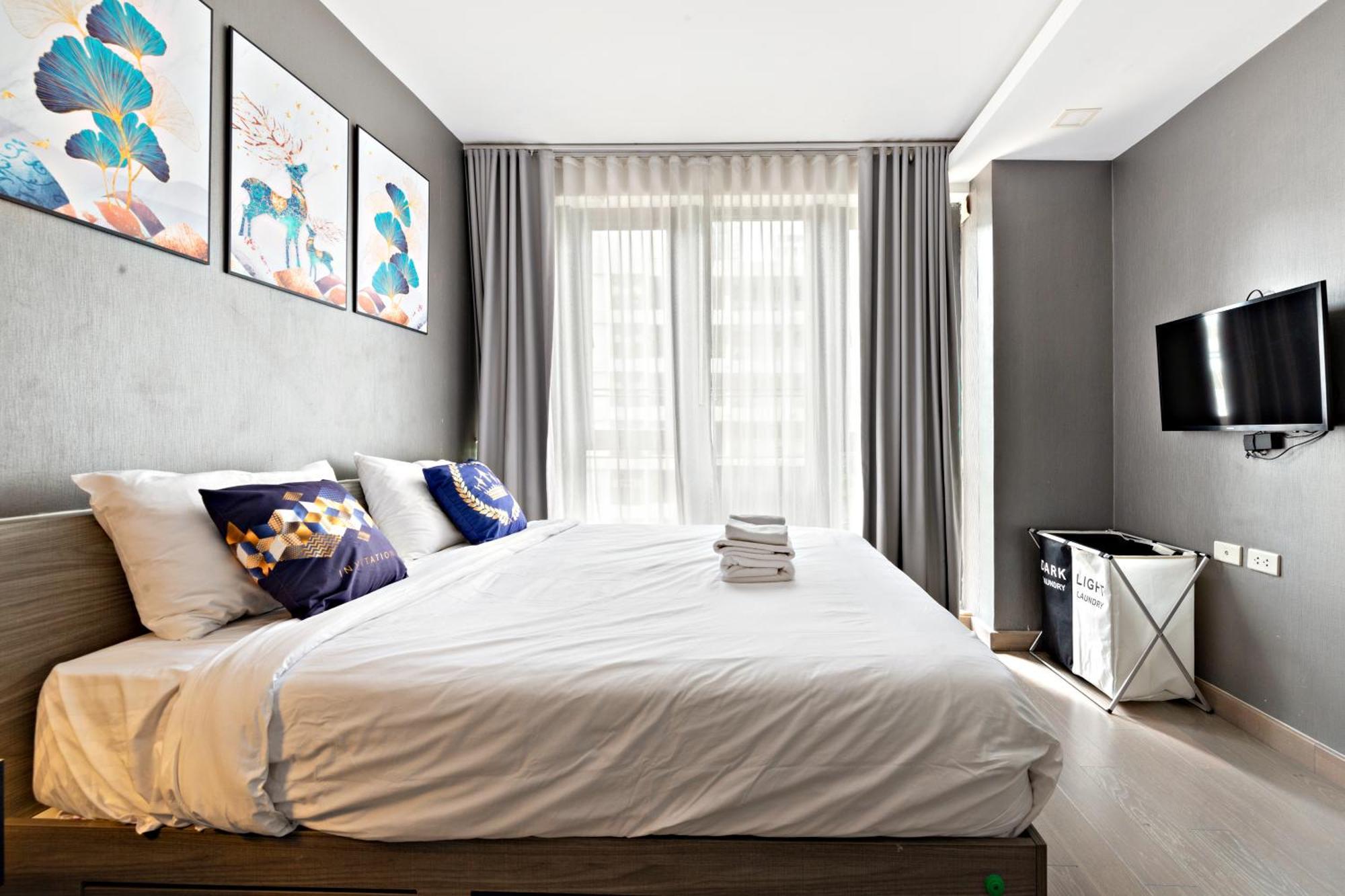 Apartamento Dazzle Sukhumvit 7 By Lefoyer Bangkok Exterior foto