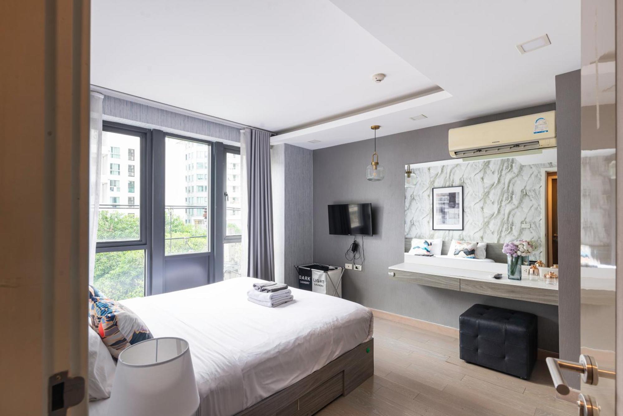Apartamento Dazzle Sukhumvit 7 By Lefoyer Bangkok Exterior foto