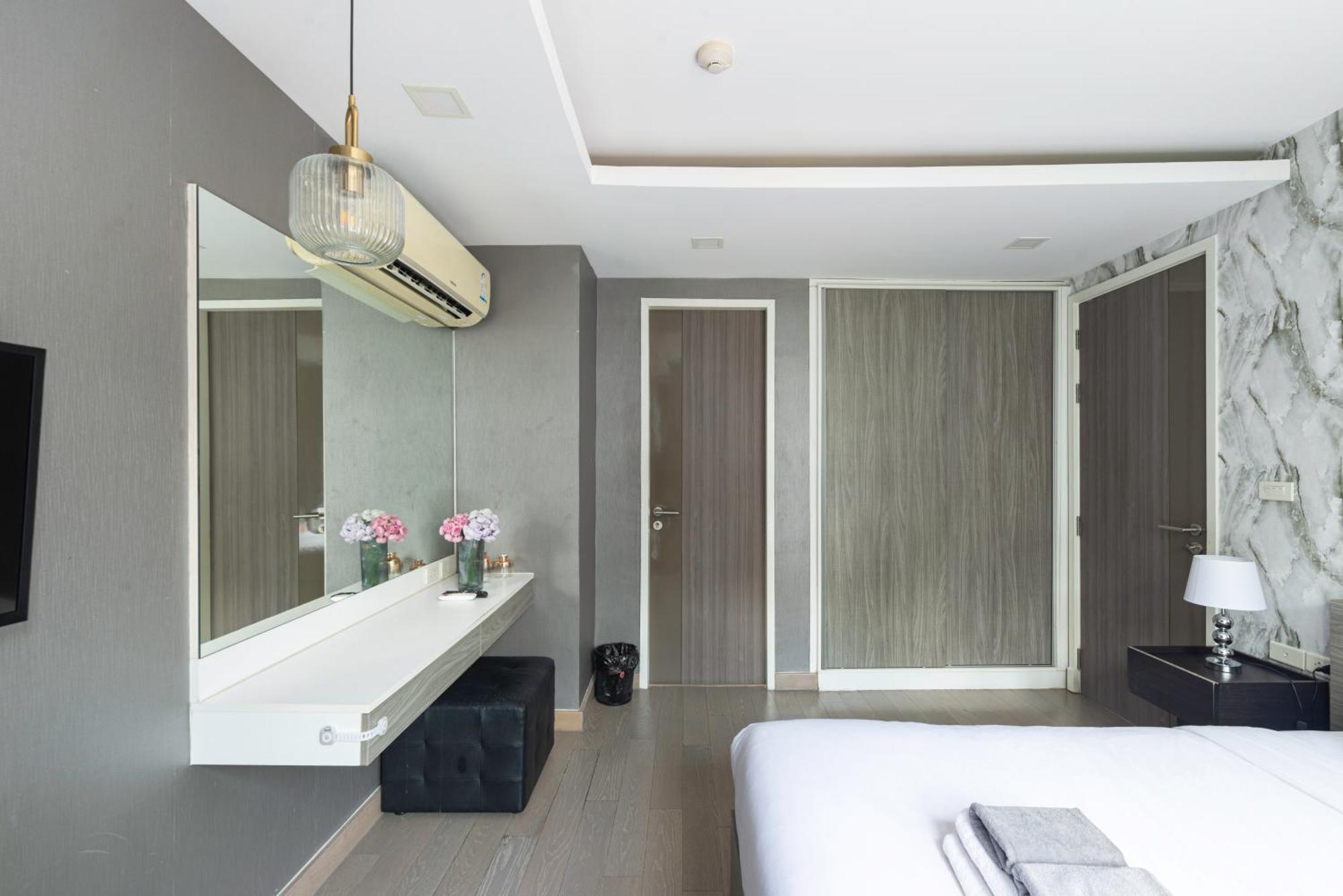 Apartamento Dazzle Sukhumvit 7 By Lefoyer Bangkok Exterior foto