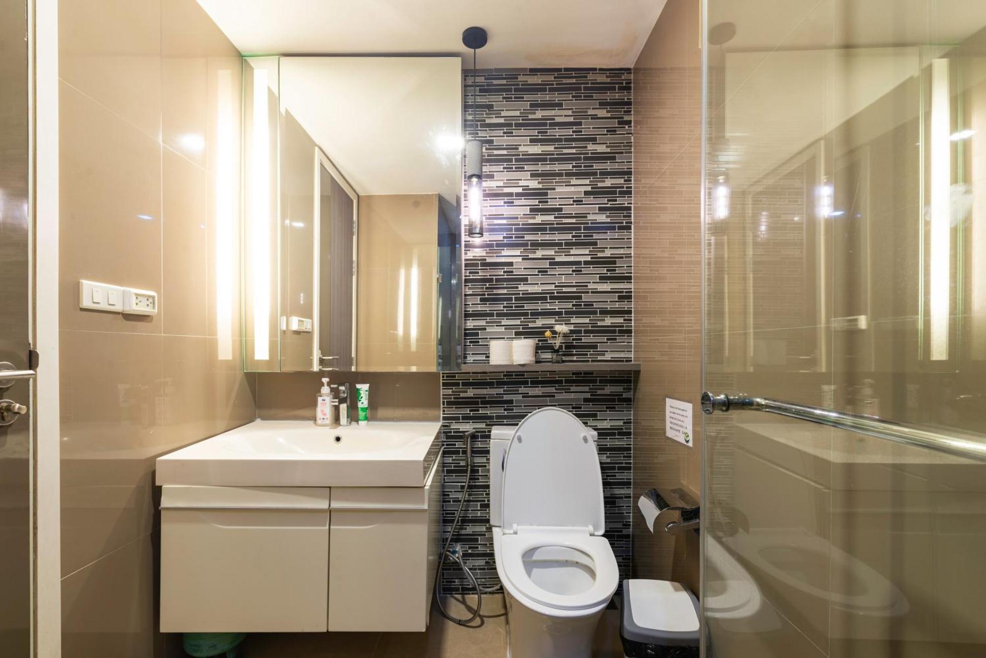 Apartamento Dazzle Sukhumvit 7 By Lefoyer Bangkok Exterior foto