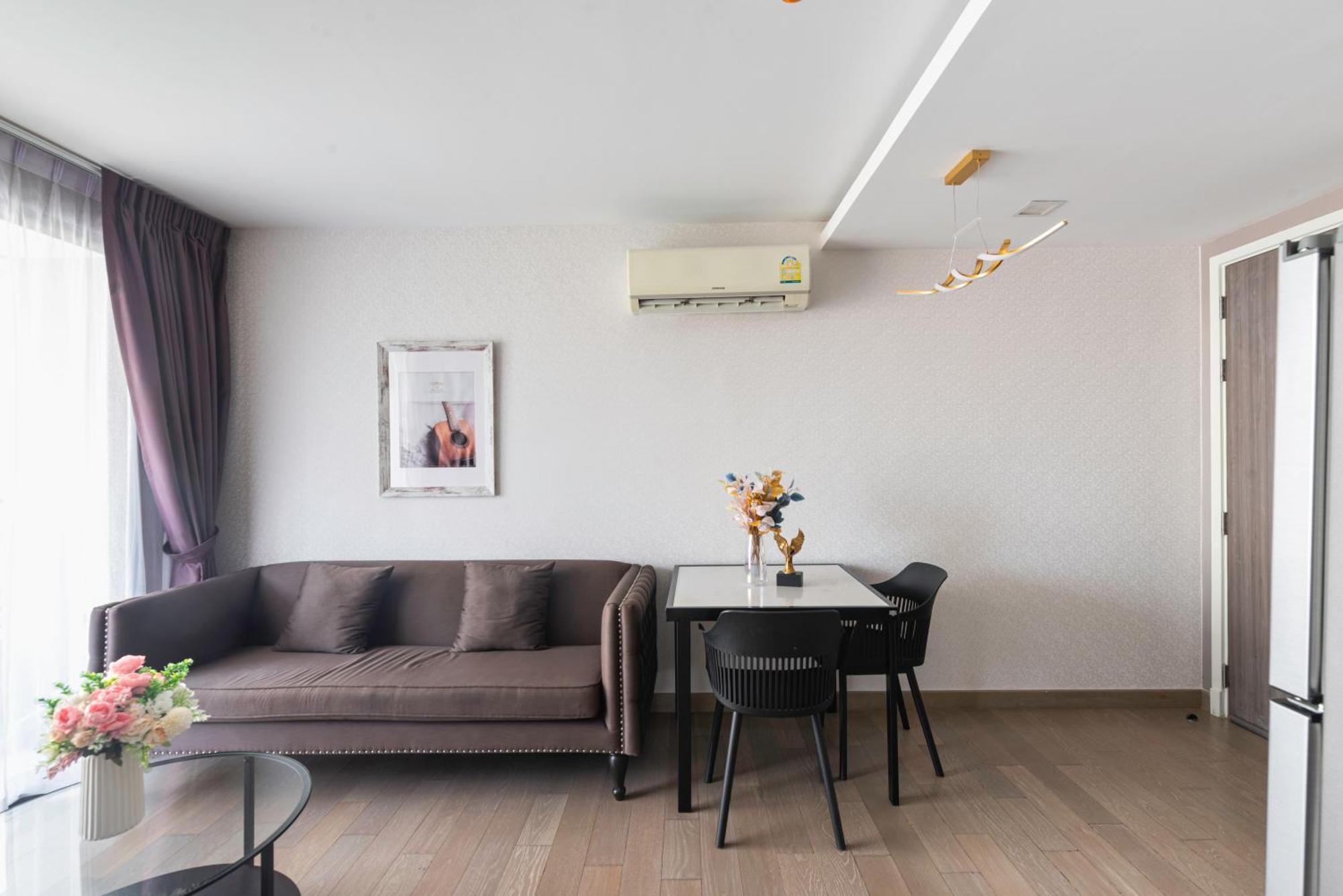 Apartamento Dazzle Sukhumvit 7 By Lefoyer Bangkok Exterior foto